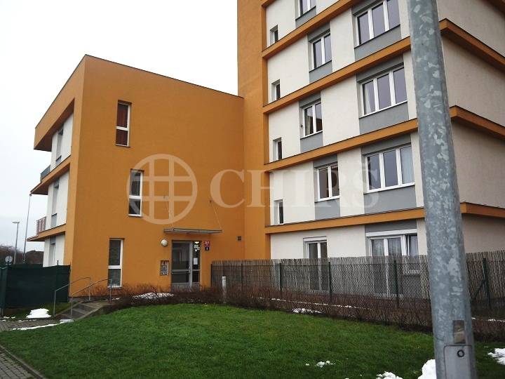 Pronájem bytu 1+kk, OV, 30m2, ul. Na Výrovně 2693/2, Praha 5