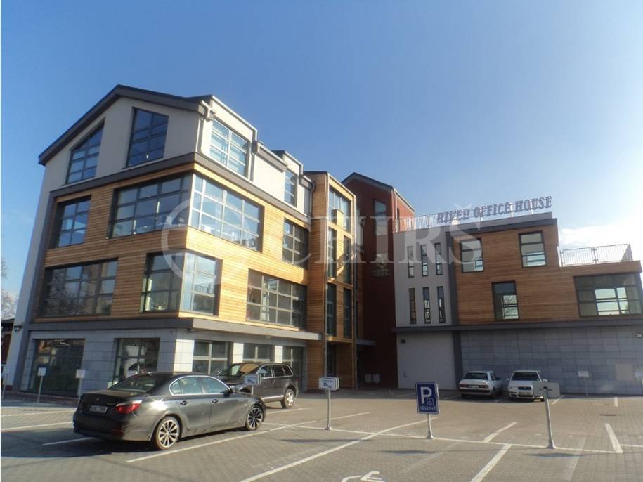Pronájem komerčního objektu, OV, 106m2, ul. Strakonická 1199/2d, Praha 5 - Hlubočepy