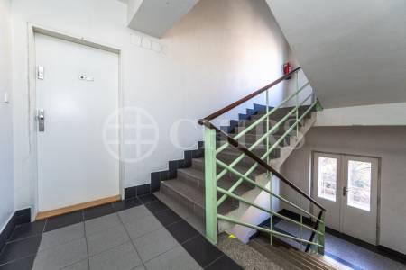 Prodej bytu 1+1 se sklepem, OV, 53 m², ul. Zavadilova 96/14, Praha 6 – Dejvice.