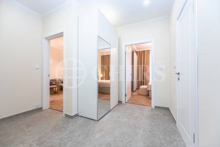 Pronájem  bytu 2+kk s balkonem, 53m2, ul. Mostecká, Praha 1- Malá Strana