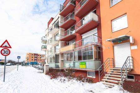Prodej bytu 1+kk s lodžií, OV, 31m2, ul. Rudolfa Holeky 634/1, Praha - Černý Most