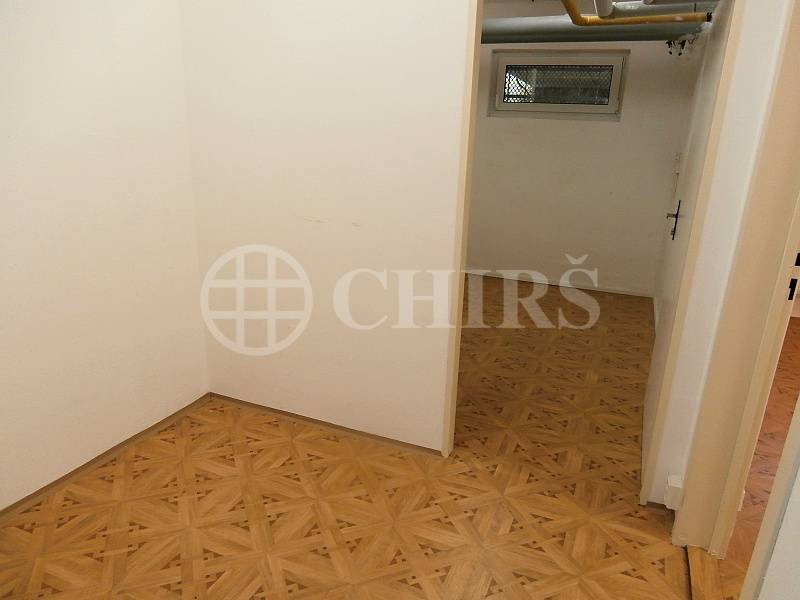 Pronájem nebytového prostoru, kanceláře a příručního skladu, OV, 29,5m2, v ul. Rodopská, P -4  Modřany