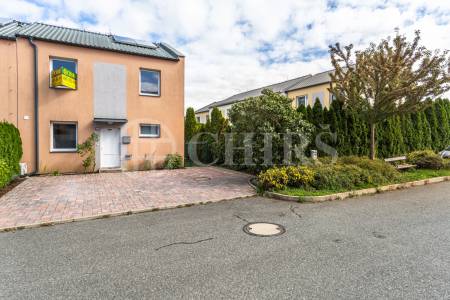 Pronájem řadového domu 4+kk, OV, 100 m2, zahrada 239 m2, Drahelčice, Praha - západ