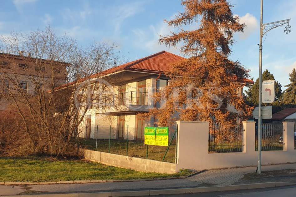 Prodej bytu 5+kk+pracovna s balkonem a zahradou, OV, 143m2, ul. Masarykova 1586/230, Rudná u Prahy