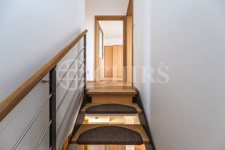 Pronájem řadového domu 4+kk, OV, 100 m2, zahrada 239 m2, Drahelčice, Praha - západ