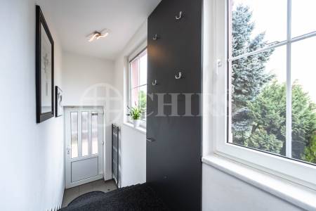 Prodej vícegeneračního rodinného domu s garáží, OV, U Cikánky 370/20, Stodůlky-Praha 5