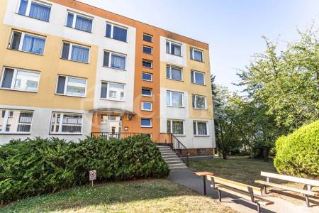 Prodej bytu 3+kk s lodžií a sklepem, OV, 80m2, ul. K Rovinám 549/5, Praha 5 - Jinonice