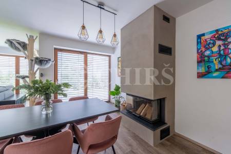 Prodej rodinného domu 5+kk s bazénem, zahradou a garáží, ul. U Mlýna 324, Chrustenice