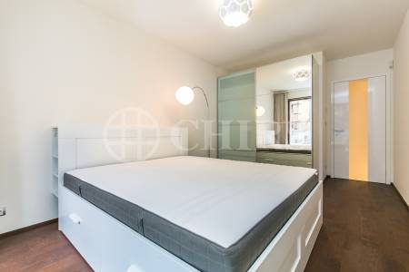 Pronájem bytu 2+kk s lodžií a garážovým stáním, OV, 66m2, ul. U Nikolajky 3325/34, Praha 5 - Smíchov