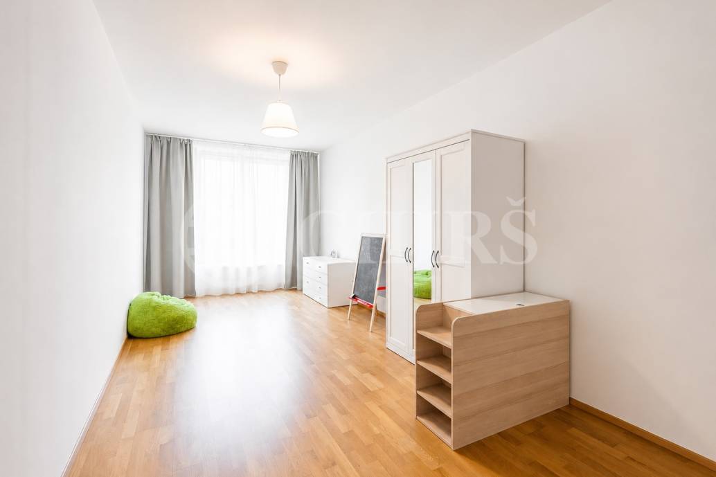 Pronájem bytu 4+kk s lodžií, OV, 152m2, ul. Švédská 1010/15, Praha 5 - Smíchov