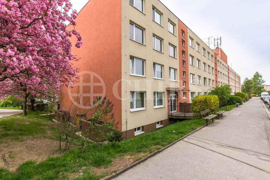 Prodej bytu 2+kk s garážovým stáním, OV, 39m2, ul. Bochovská 564/7, Praha 5 - Jinonice