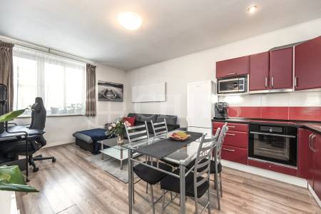 Pronájem bytu 2+kk, OV, 48m2, ul. Nad Primaskou 895/43, Praha 10 - Strašnice