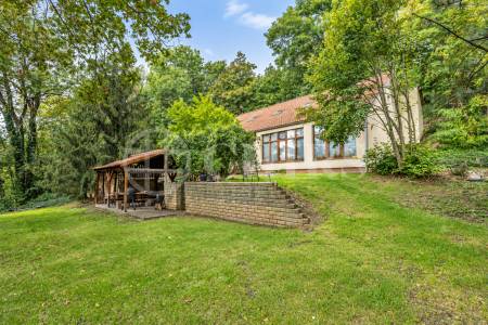 Prodej stavebního pozemku, 1168 m2, ul. Nad Konečnou, Praha 5 - Hlubočepy