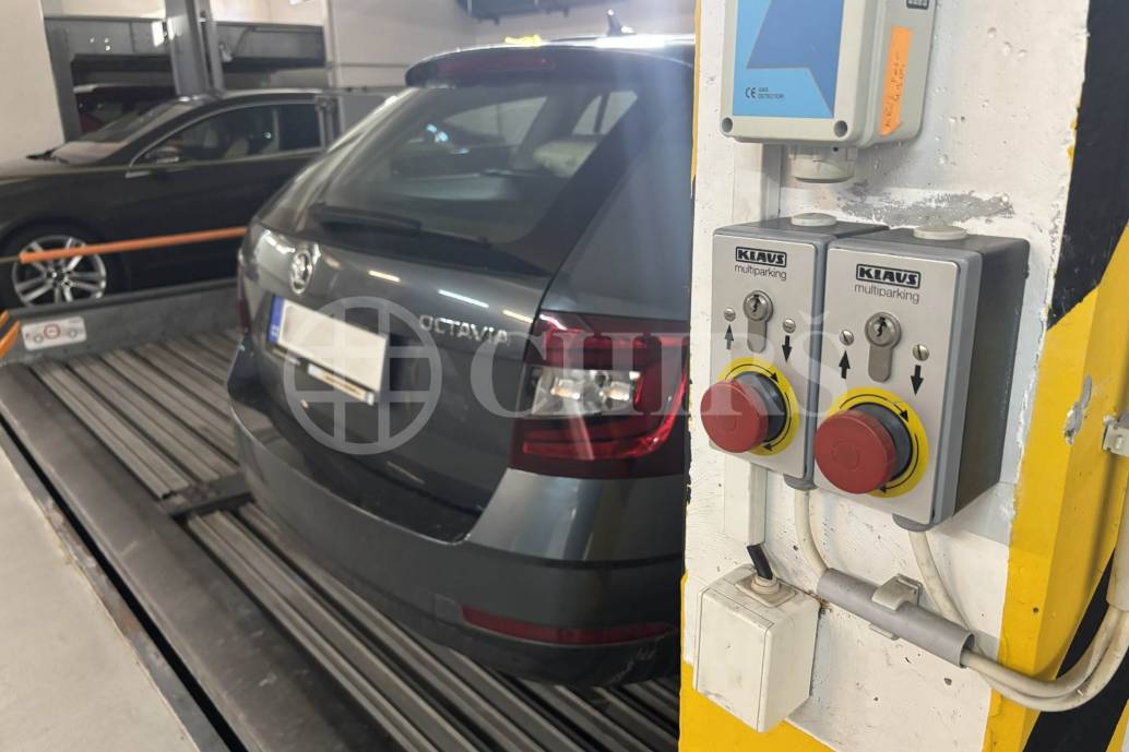 Pronájem garážového stání, OV, 13m2, ul. Nová kolonie 2604/8, Praha 5 - Stodůlky