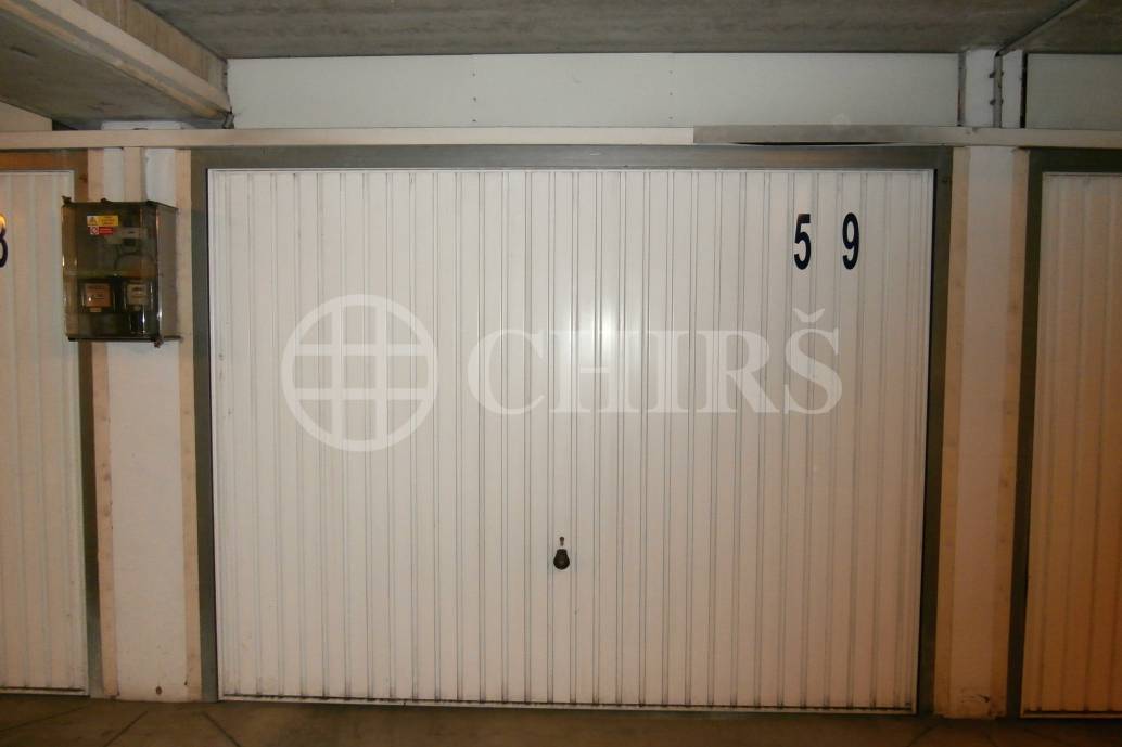 Pronájem garáže, OV, Hasova 1999, P-4  Modřany