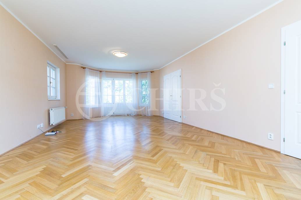 Prodej RD, 6+1/B/2xG, OV, cca 220m2, ul. Na Malé Šárce 769/26, Praha 6 - Nebušice