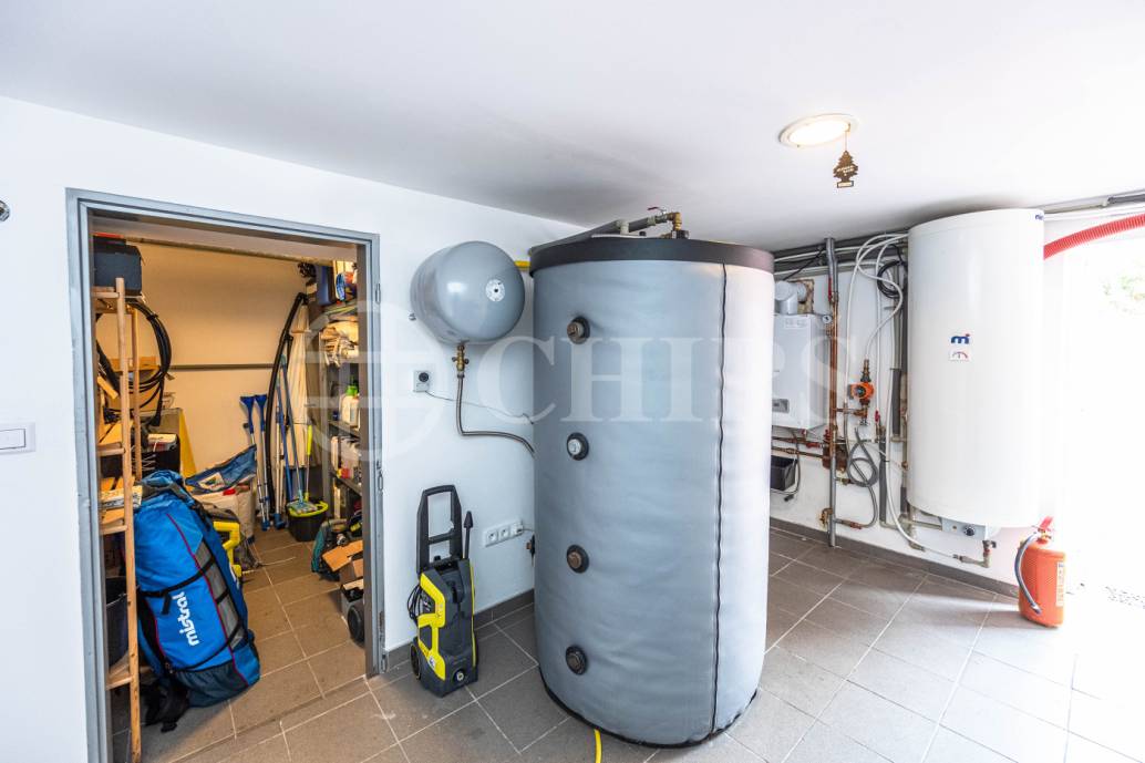 Prodej vícegeneračního rodinného domu s garáží, OV, U Cikánky 370/20, Stodůlky-Praha 5