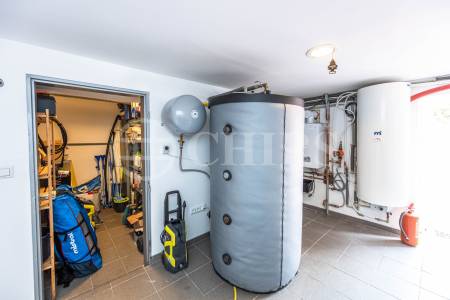 Prodej vícegeneračního rodinného domu s garáží, OV, U Cikánky 370/20, Stodůlky-Praha 5