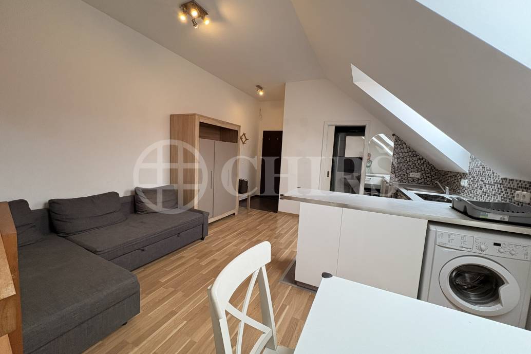 Pronájem bytu 2+kk 34 m²,ul. Husovo náměstí 10, Hostivice, Středočeský kraj