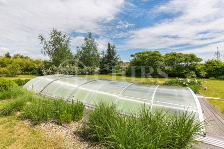 Prodej rodinného domu 6+1, 360 m2 s terasou,  zahradou, bazénem a garážovým stáním, Trnová 179, Trnová u Jíloviště 