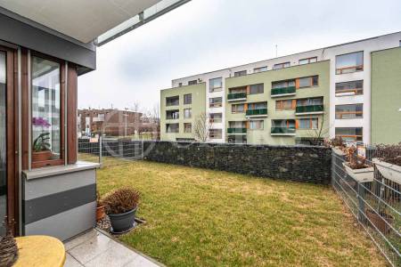 Prodej bytu 2+kk s terasou, OV, 59m2, ul. Pod Stolovou horou 975/1, Praha 5 - Jinonice