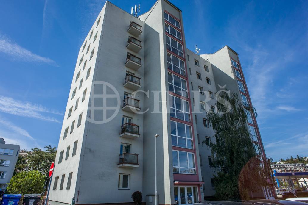 Pronájem bytu 4+1/B, 89 m2, ul. Jednořadá 51, Praha 6 - Bubeneč.