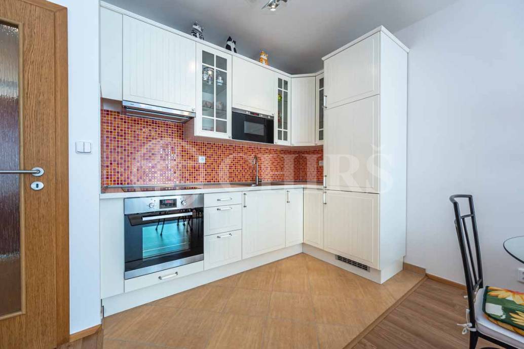 Prodej bytu 2+kk s lodžií, OV, 51m2, ul. Milotická 458/14, Praha 5 - Zličín