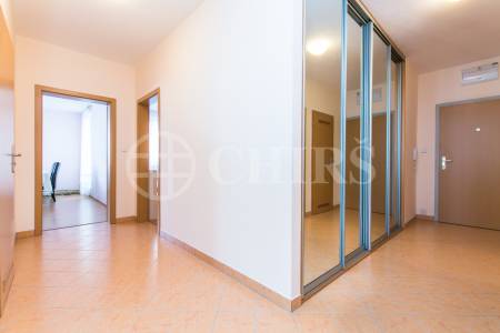 Prodej bytu 4+kk s lodžií a garážovým stáním, OV, 99m2, ul. Berlínská 1491/9, Praha 10 - Hostivař