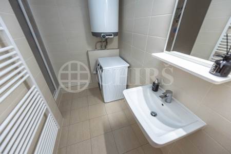 Prodej bytu 3+kk s terasou, zahradou 315m2 a dvěma parkovacími stáními , OV, 60 m2, ul. Příhodova, Chýně