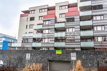 Prodej bytu 2+kk s terasou, OV, 59m2, ul. Pod Stolovou horou 975/1, Praha 5 - Jinonice