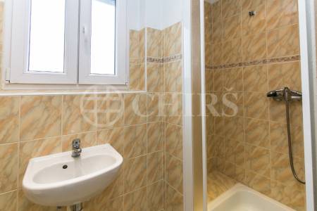 Pronájem bytu 1+1 s terasou, OV, 64m2, ul. Nad Cihelnou 312/28, Praha 4 - Podolí