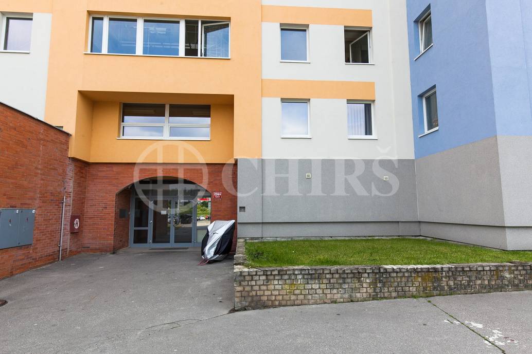 Prodej bytu 1+kk, OV, 33m2, ul. Běhounkova 2344/27, Praha 13 - Hůrka