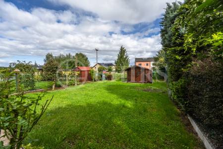 Pronájem řadového domu 4+kk, OV, 100 m2, zahrada 239 m2, Drahelčice, Praha - západ