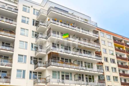 Prodej bytu 2+kk s balkonem, OV, 68m2, ul. Trnkovo náměstí 1112/1, Praha 5 - Hlubočepy