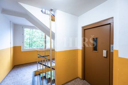 Prodej bytu 3+1/L, OV, 80m2, ul. Křivenická 444/33, Praha 8 - Čimice