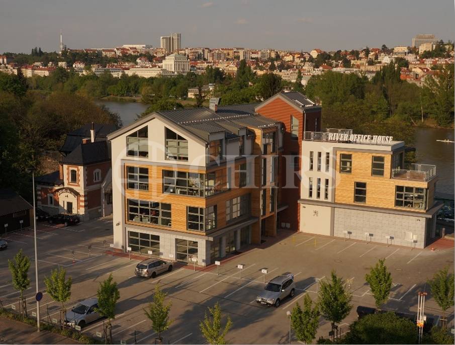 Pronájem komerčního objektu, OV, 106m2, ul. Strakonická 1199/2d, Praha 5 - Hlubočepy
