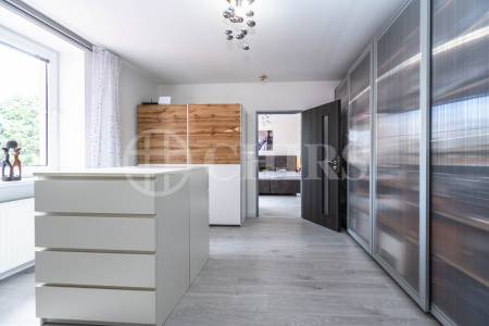 Prodej vícegeneračního rodinného domu s garáží, OV, U Cikánky 370/20, Stodůlky-Praha 5