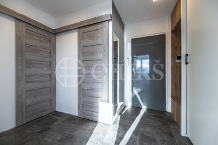 Pronájem bytu 2+kk, 39m², ul. Zálesí 1073/7, Praha 4 – Braník