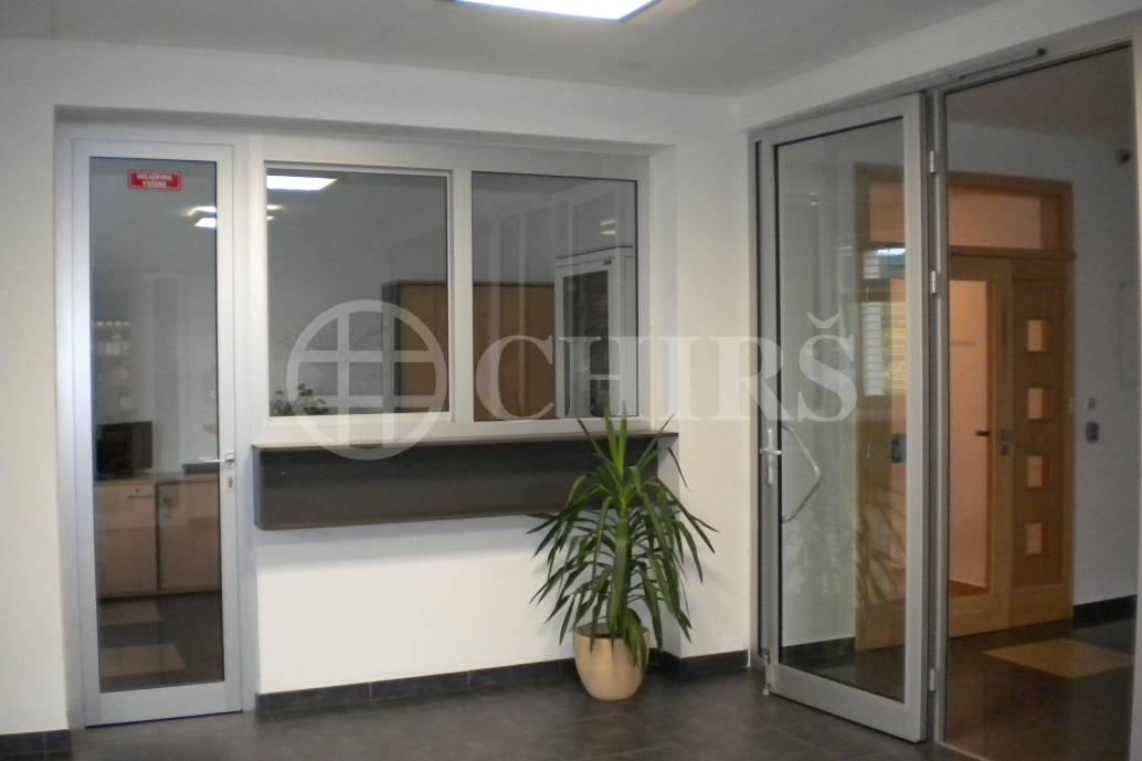 Pronájem  3 kanceláří, OV, 2x30m2+1x15m2, ul. Do Koutu 2073/1a, P-4 Komořany