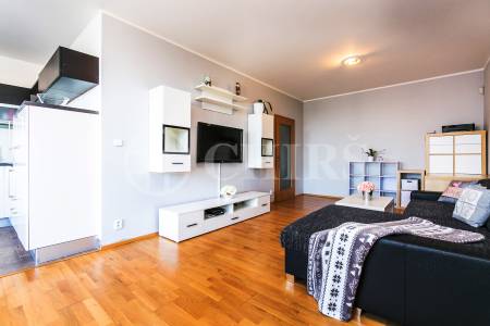 Prodej bytu 2+kk /T, OV, 72m2, ul. Tlumačovská 2766/26, Praha 5 - Stodůlky