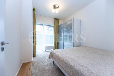 Pronájem bytu 3+kk, 77m² s předzahrádkou, sklepem a garážovým stáním, OV, ul. Bělohlávkova 3158/6, Praha 5 - Stodůlky
