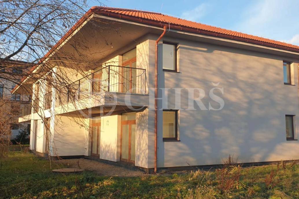 Prodej bytu 5+kk+pracovna s balkonem a zahradou, OV, 146m2, ul. Masarykova 1586/230, Rudná u Prahy