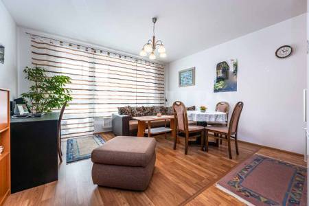 Prodej bytu 1+kk s lodžií, OV, 31m2, ul. Rudolfa Holeky 634/1, Praha - Černý Most