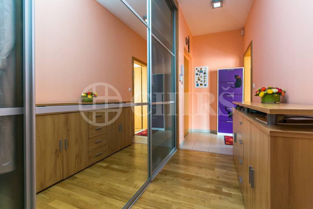 Prodej bytu 4+kk s lodžií, OV, 110m2, ul. Za Zámečkem 746/5, Praha 5 - Jinonice