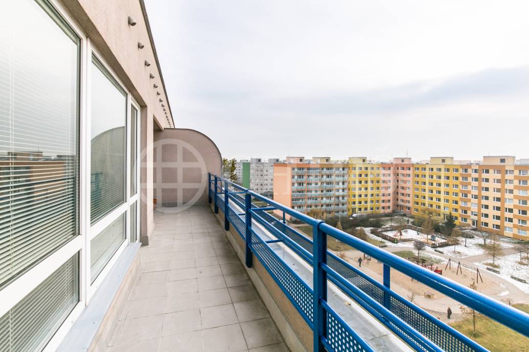 Prodej bytu 3+1 s terasou a garážovým stáním, OV, 79 m2, Bašteckého 2555/7, 155 00 Praha 13 - Stodůlky