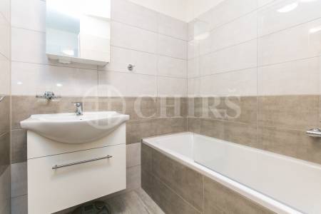 Prodej bytu 2+kk s lodžií, OV, 40 m2, ul. Bruslařská 957/2, Praha 10 - Hostivař