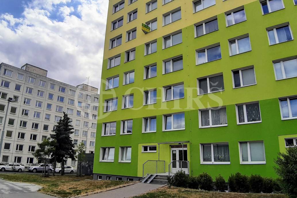 Pronájem bytu 3+1 s lodžií, OV, 74m2, ul. Španielova 1305/68, Praha 6 - Řepy