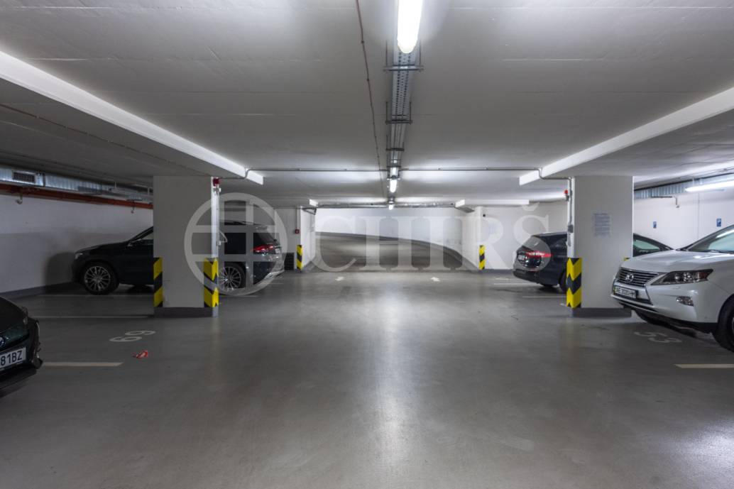 Prodej bytu 3+kk/L, sklep, garáž, OV, cca 100m2 vč. lodžie a sklepa, ul. Sokolovská 1019/312a, P-9