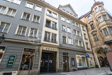 Pronájem  bytu 2+kk s balkonem, 53m2, ul. Mostecká, Praha 1- Malá Strana