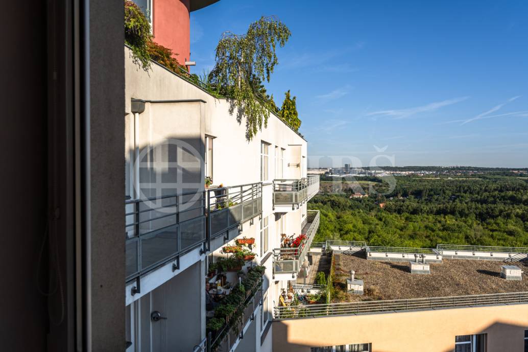 Pronájem bytu 2+kk s balkonem, OV, 68m2, ul. Trnkovo náměstí 1112/2, Praha 5 - Hlubočepy